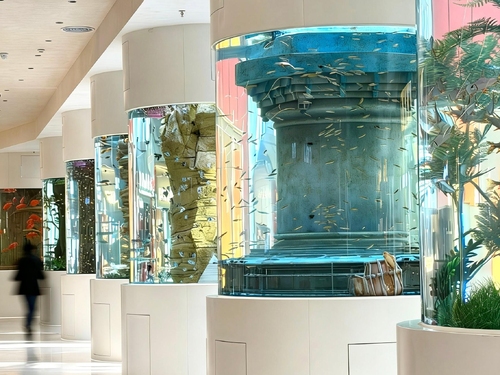 JAFFA Custom Acrylic Cylindrical Art Aquarium – Immersive Natural Aesthetic Solution for Commercial Spaces