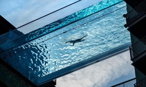 Latest company news about Acrylic Integrated Swimming Pool Design: Interface Disappearance for Architecture-Nature Integration