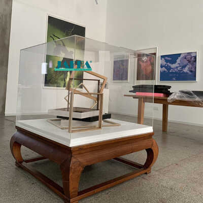 Buen precio Cubiertas antipolvo acrílicas transparentes hechas a medida para museos y galerías en línea