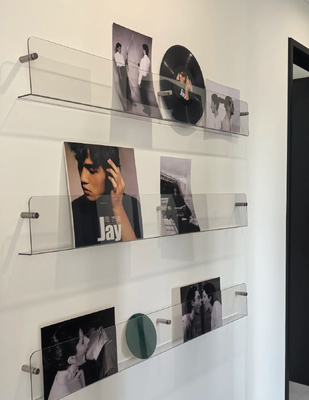 Buon prezzo Stand di visualizzazione illuminato in acrilico per spazi notturni in linea