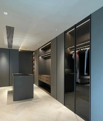 Harga yang pantas JAFFA Lemari Pakaian Walk-In Akrilik & Kayu Kustom – Kemewahan Minimalis untuk Ruang Ganti Modern on line